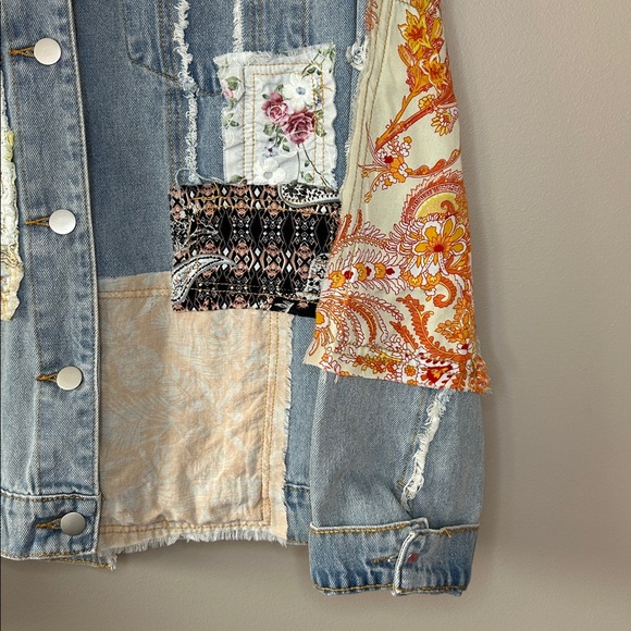 POL Oversized Patchwork Denim Jean Jacket Size Medium Boho Vintage - Picture 3 of 9